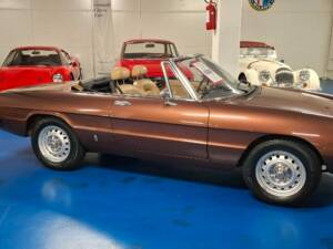 Image 40/43 of Alfa Romeo 2000 Spider Veloce (1982)