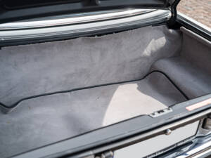 Image 31/68 of Mercedes-Benz 500 SL (1984)