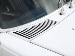 Image 69/85 of Mercedes-Benz 560 SL (1986)