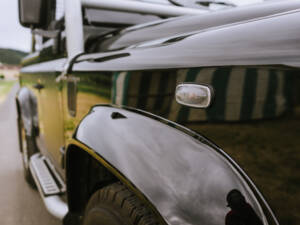 Bild 11/13 von Land Rover Defender SVX (2008)