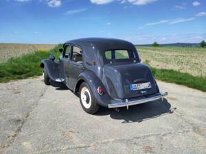 Immagine 4/34 di Citroën Traction Avant 11 BL (1955)