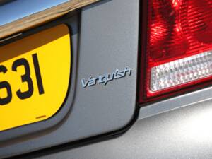 Image 17/22 of Aston Martin V12 Vanquish (2003)