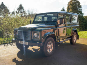 Bild 15/50 von Land Rover Defender 110 (2011)