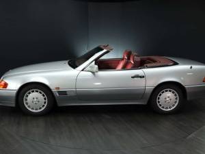 Imagen 3/30 de Mercedes-Benz 500 SL (1992)