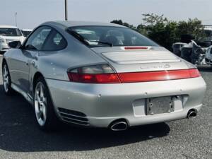 Image 8/39 of Porsche 911 Carrera 4S (2002)