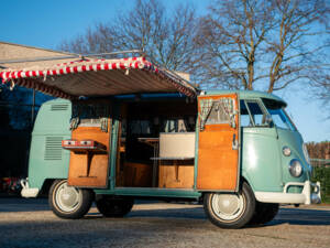 Image 24/43 of Volkswagen T1 camper (1963)