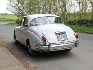 Image 4/18 of Jaguar Mk II 3.4 (1961)