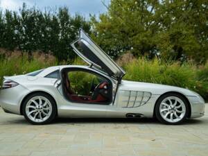 Immagine 7/50 di Mercedes-Benz SLR McLaren (2005)