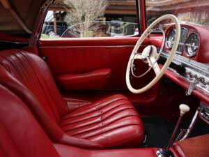 Image 2/37 of Mercedes-Benz 300 SL Roadster (1958)