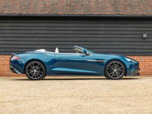 Image 2/50 of Aston Martin Vanquish Volante (2014)