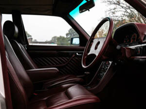 Image 11/50 of Mercedes-Benz 300 SE (1990)