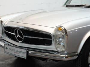 Image 7/36 of Mercedes-Benz 280 SL (1969)