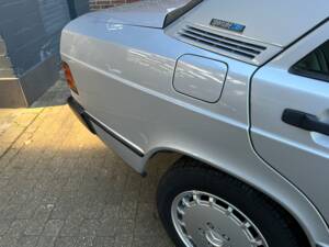 Image 51/89 de Mercedes-Benz 190 E 2.6 (1988)