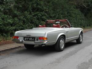 Image 6/17 of Mercedes-Benz 280 SL (1970)