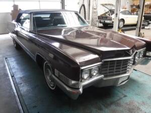 Bild 18/40 von Cadillac DeVille Convertible (1969)