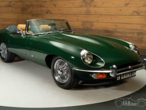 Image 4/19 of Jaguar E-Type (1970)
