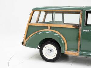 Image 11/15 of Morris Minor 1000 Traveller (1962)