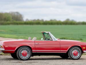 Immagine 2/18 di Mercedes-Benz 280 SL (1970)