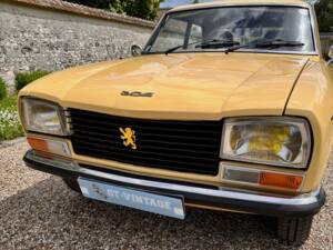 Image 33/71 of Peugeot 304 S Coupe (1974)