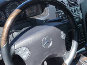 Afbeelding 15/50 van Mercedes-Benz E 55 AMG (2001)