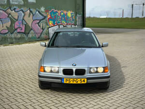 Imagen 9/100 de BMW 318is (1996)