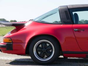 Image 6/35 of Porsche 911 Carrera 3.2 (1985)