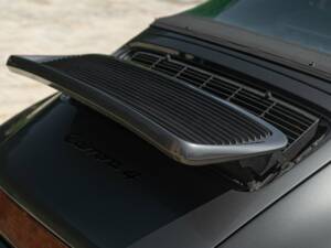 Immagine 22/50 di Porsche 911 Carrera 4 (1990)