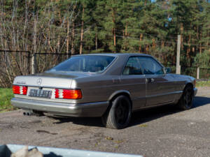 Image 8/95 of Mercedes-Benz 560 SEC (1985)
