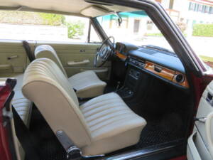Image 6/19 of Mercedes-Benz 250 CE (1970)
