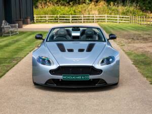 Image 13/50 of Aston Martin V12 Vantage S (2015)