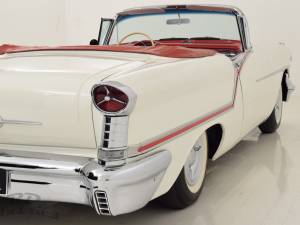 Image 34/50 of Oldsmobile Super 88 Convertible (1957)