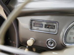 Image 31/50 of BMW 501 V8 (1965)