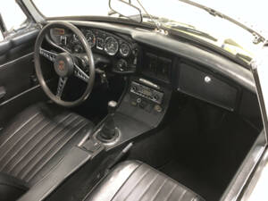 Bild 15/26 von MG MGB (1975)