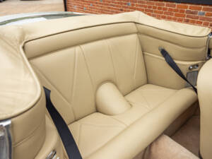 Immagine 17/57 di Aston Martin DB 6 Volante (1969)