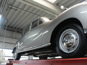 Immagine 11/50 di BMW 501 V8 (1965)