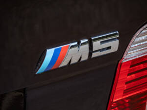 Immagine 14/50 di BMW M5 (1999)