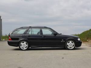 Imagen 4/8 de Mercedes-Benz C 43 AMG (2000)