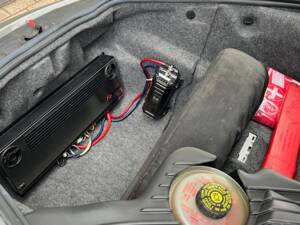 Image 37/49 of Porsche Boxster (1998)