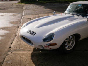 Bild 41/50 von Jaguar E-Type 4.2 (1964)