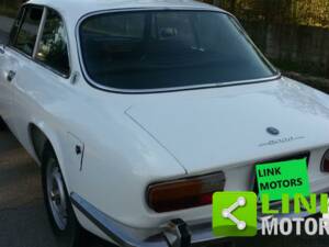 Bild 4/7 von Alfa Romeo 2000 GT Veloce (1972)