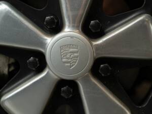 Image 19/47 of Porsche 911 Carrera 2.7 (1975)