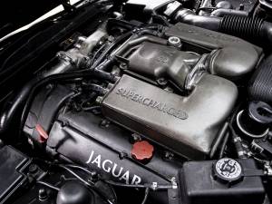 Immagine 37/37 di Jaguar XKR (1998)