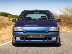 Image 17/87 de Renault Clio I Williams (1994)