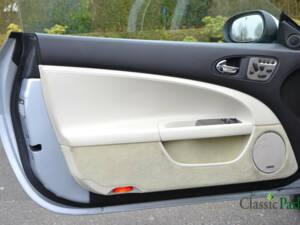 Image 15/50 de Jaguar XK 4.2 (2006)