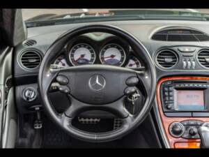 Image 5/9 de Mercedes-Benz SL 55 AMG (2003)