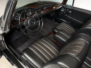 Bild 24/43 von Mercedes-Benz 250 SE (1967)