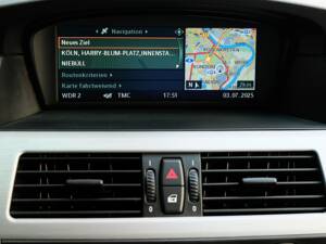 Image 37/51 of BMW M5 (2007)
