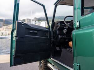 Image 31/50 of Land Rover Defender 110 (2004)