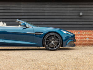 Image 19/68 of Aston Martin Vanquish Volante (2014)