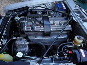 Bild 13/50 von Jaguar XJ 6 C 4.2 (1975)